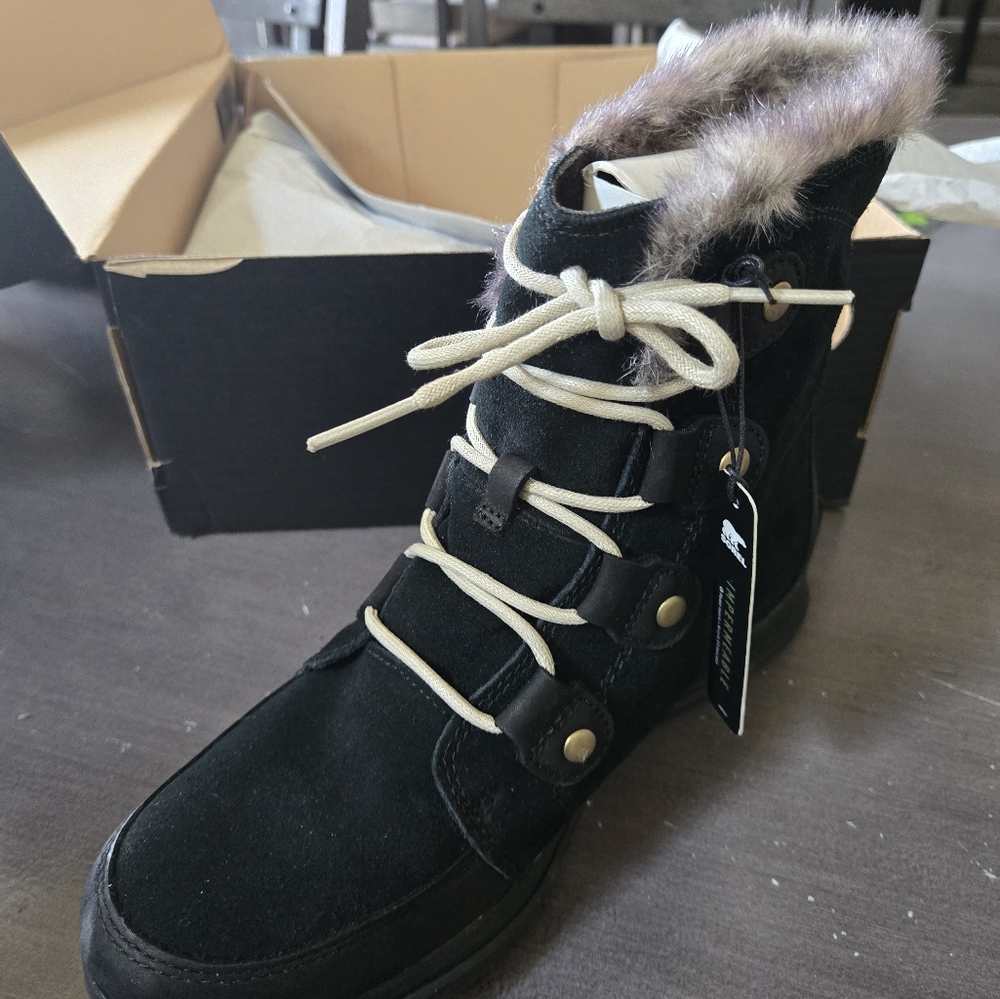 Sorel Explorer Joan boots